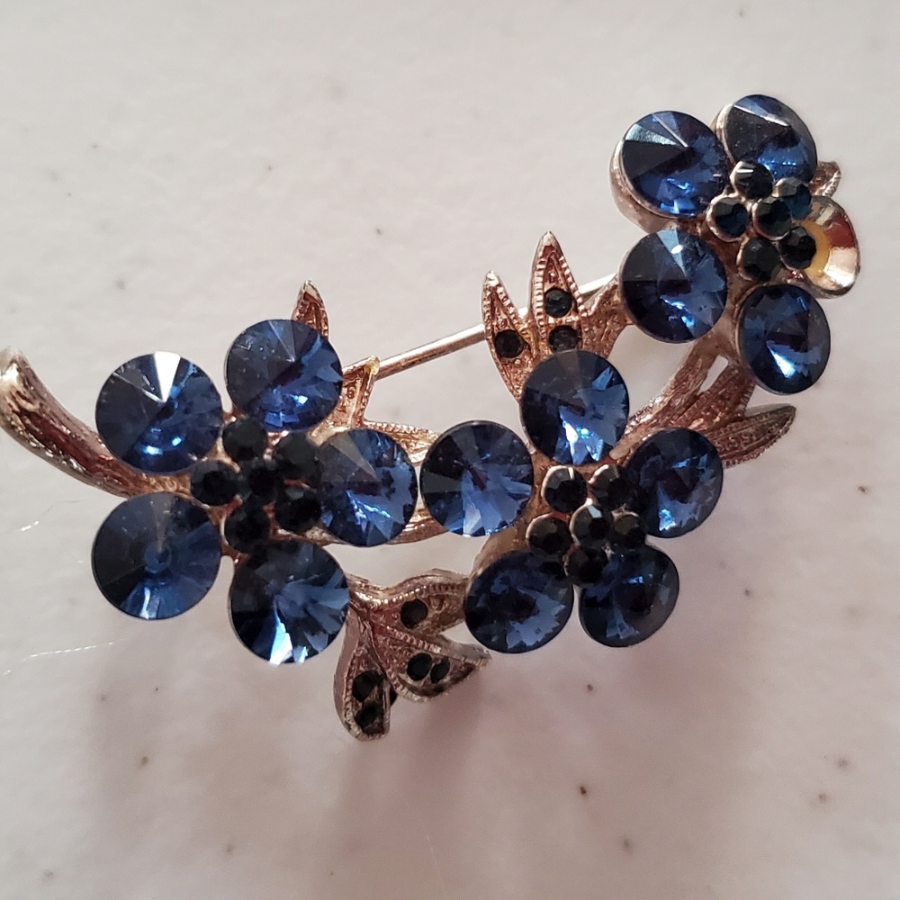 Brooch